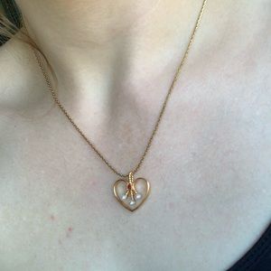 Vintage gold tone necklace